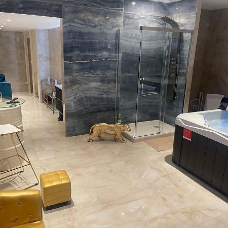 Golden Junior - Jacuzzi Apartment Rouen Exterior foto